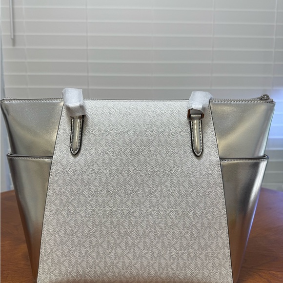 Michael Kors Silver and white Women's Bag - Picture 6 of 8